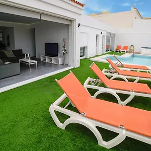 Carlota Tenerifesummervillas Costa Adeje (Tenerife)